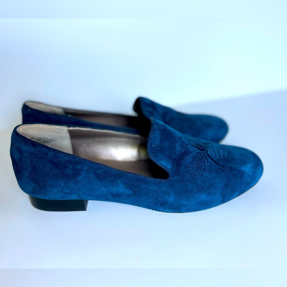 Array Queen Bee Navy Suede Embroidered Smoking Lo… - image 8